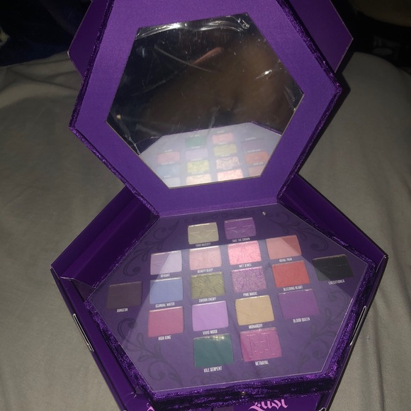 Jeffree star cosmetics Blood Lust